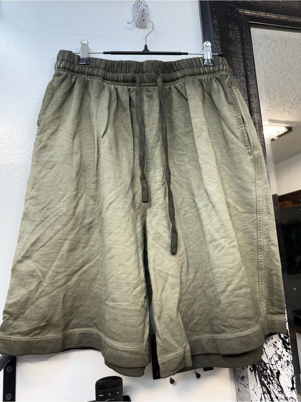 Men's Olive Green faded distressed Casual Shorts - Picture 2 of 3